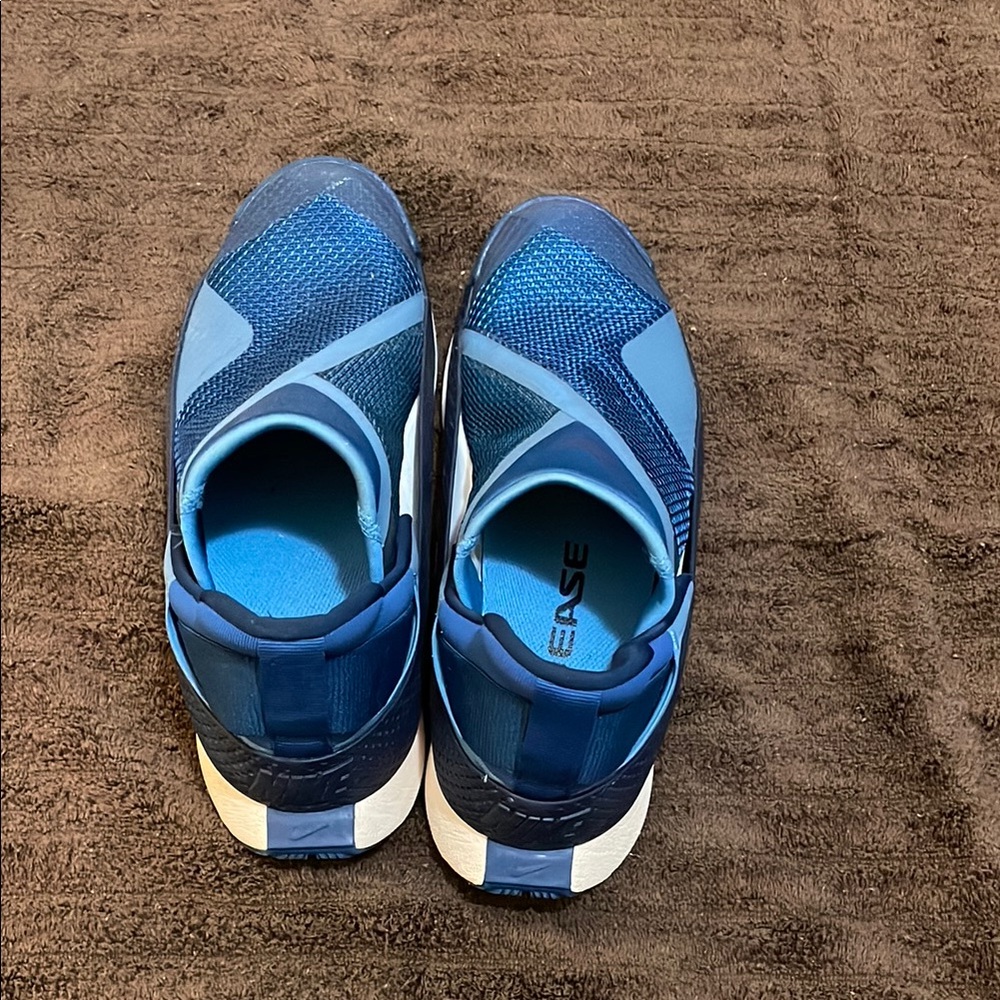 Nike Go FLYEASE Blue Slip-On Sneakers
